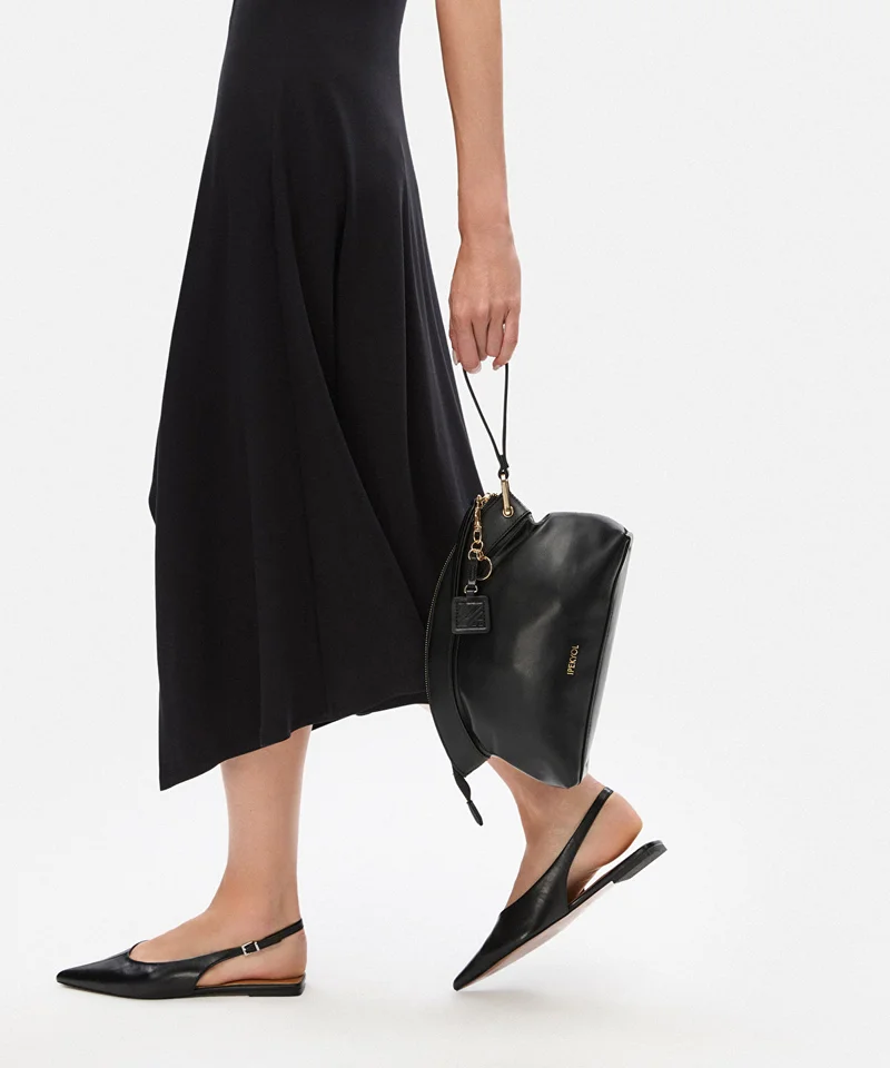 ابيكول Monogram Buckle Clutch